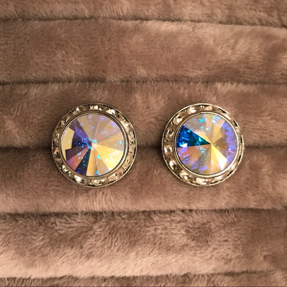 ✨ Iridescent Crystal earrings ✨